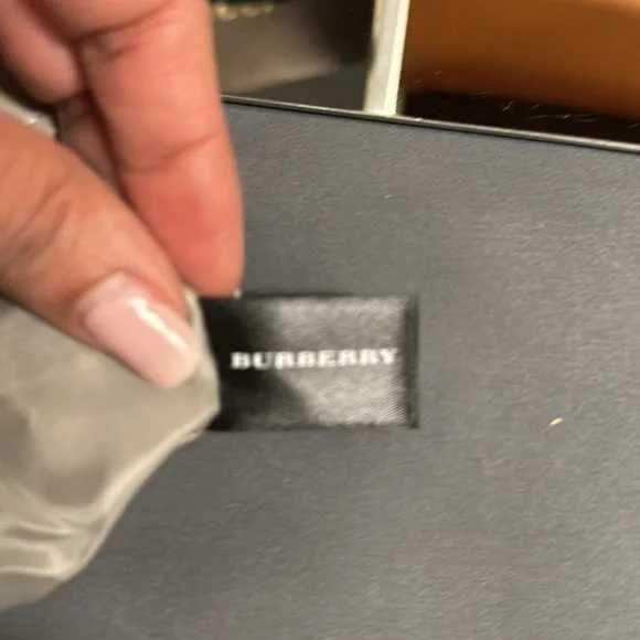 Burberry Beauty Beige Faux Leather Makeup Cosmetic Bag 💄👄💋